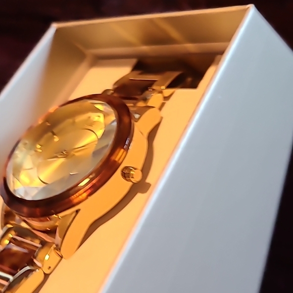 Time and Tru Women's Gold and Tortoise Shell Watches - Picture 16 of 16